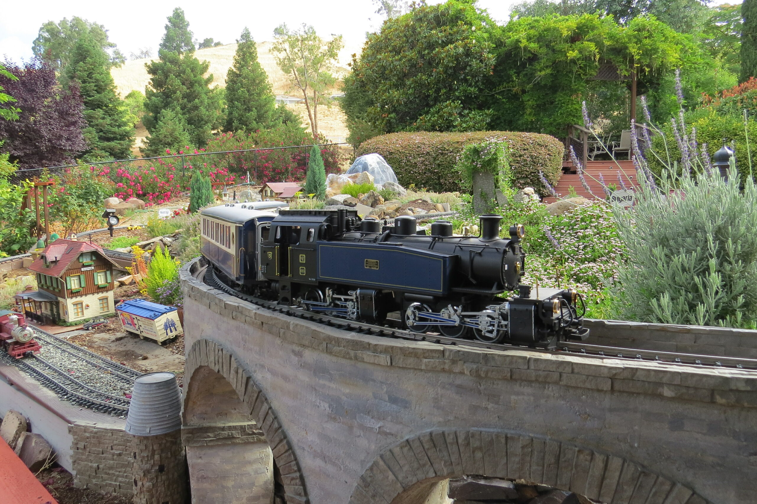 Main story: Couple show off detailed Orient Express backyard railroad ...